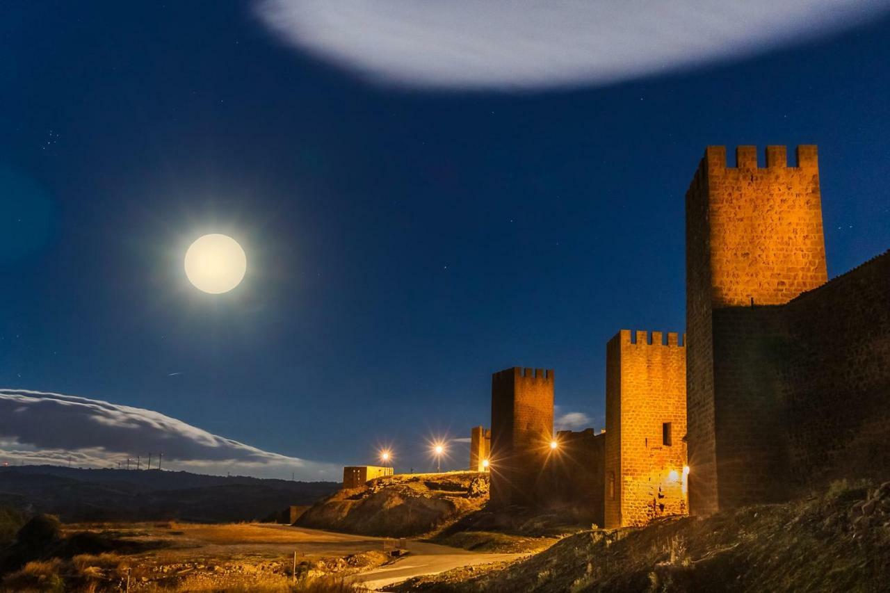 El Diezmo Artajona Exteriör bild
